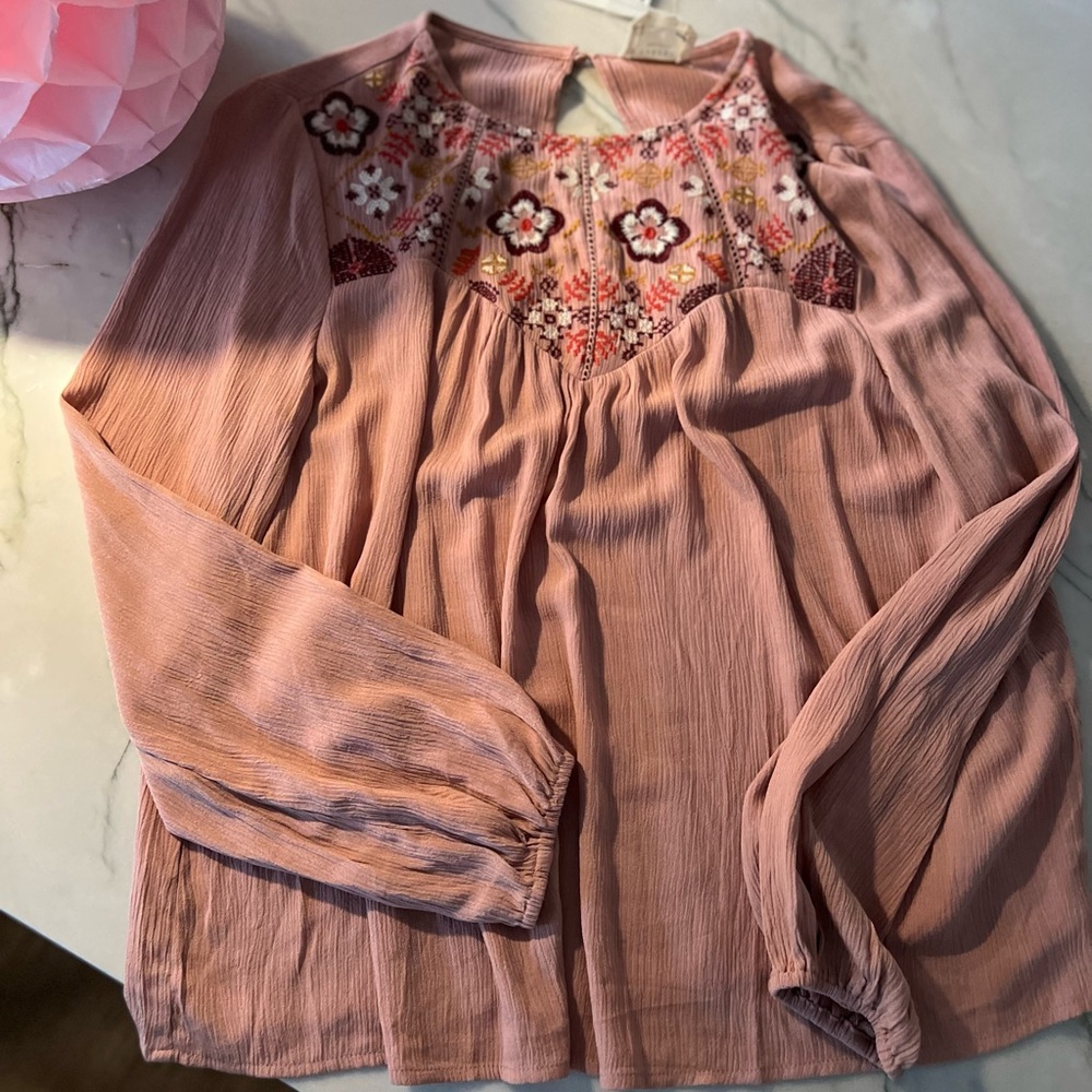 Francesca’s collection Pink Harper Heritage Top Sz M NWT
